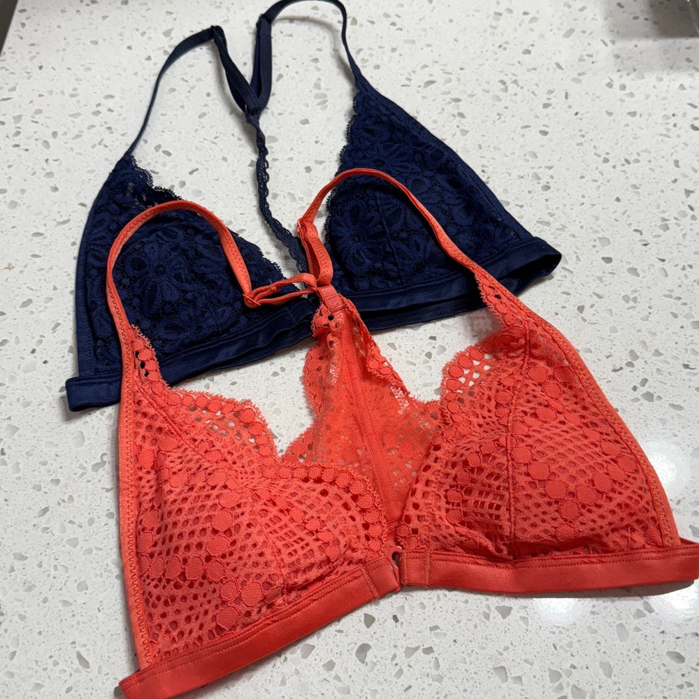 Victoria’s Secret Bralettes Size XS Navy and coral Y back Front hook Lace w pads